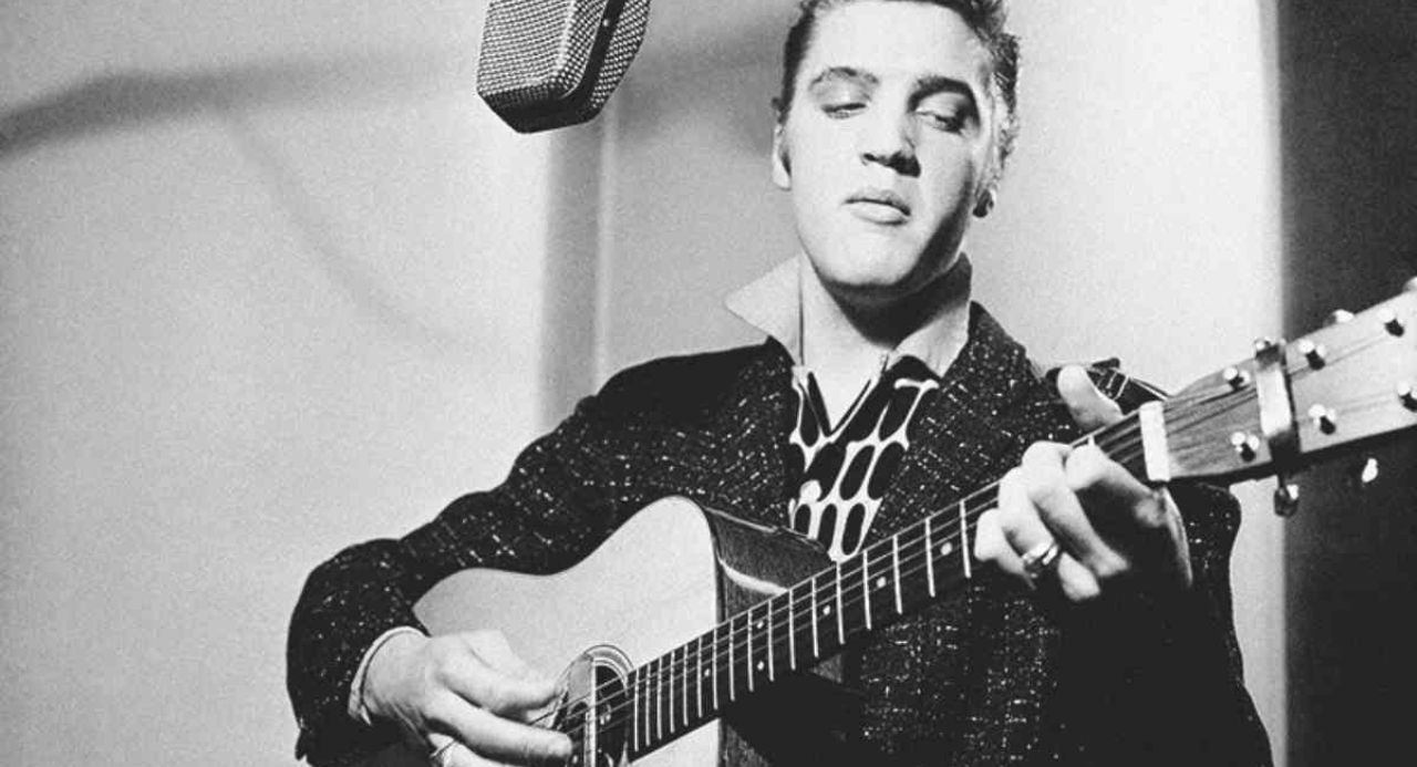 Elvis Presley – Are You Lonesome Tonight?