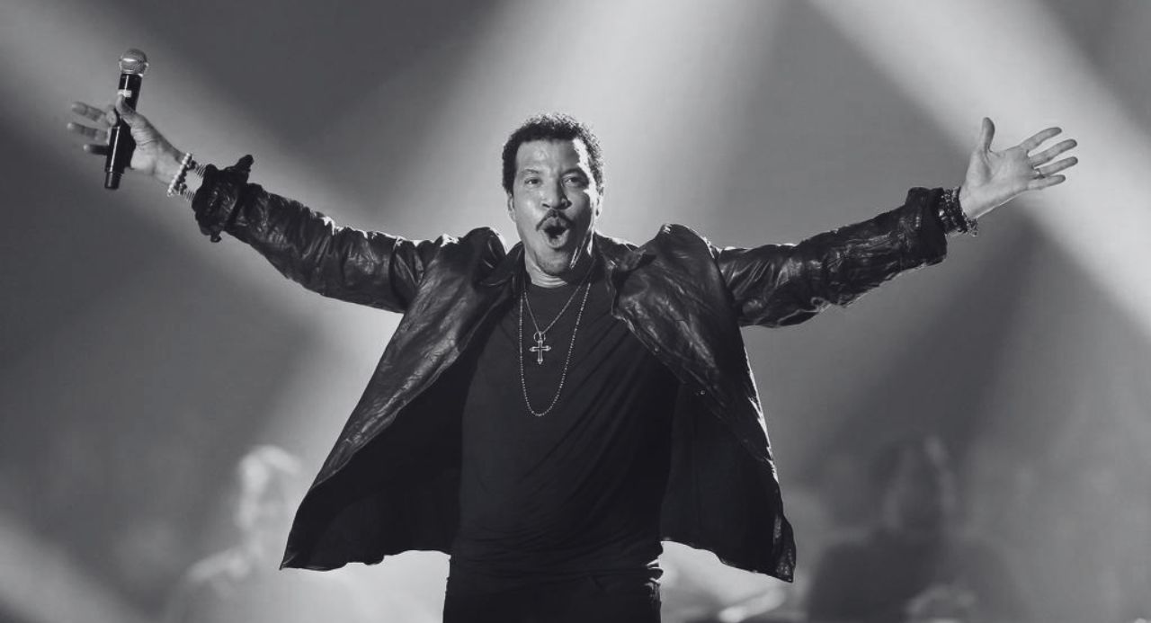 Lionel Richie – All Night Long