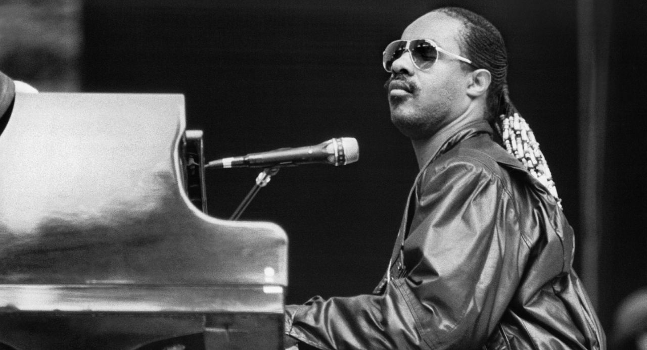 Stevie Wonder – I Just Called To Say I Love You