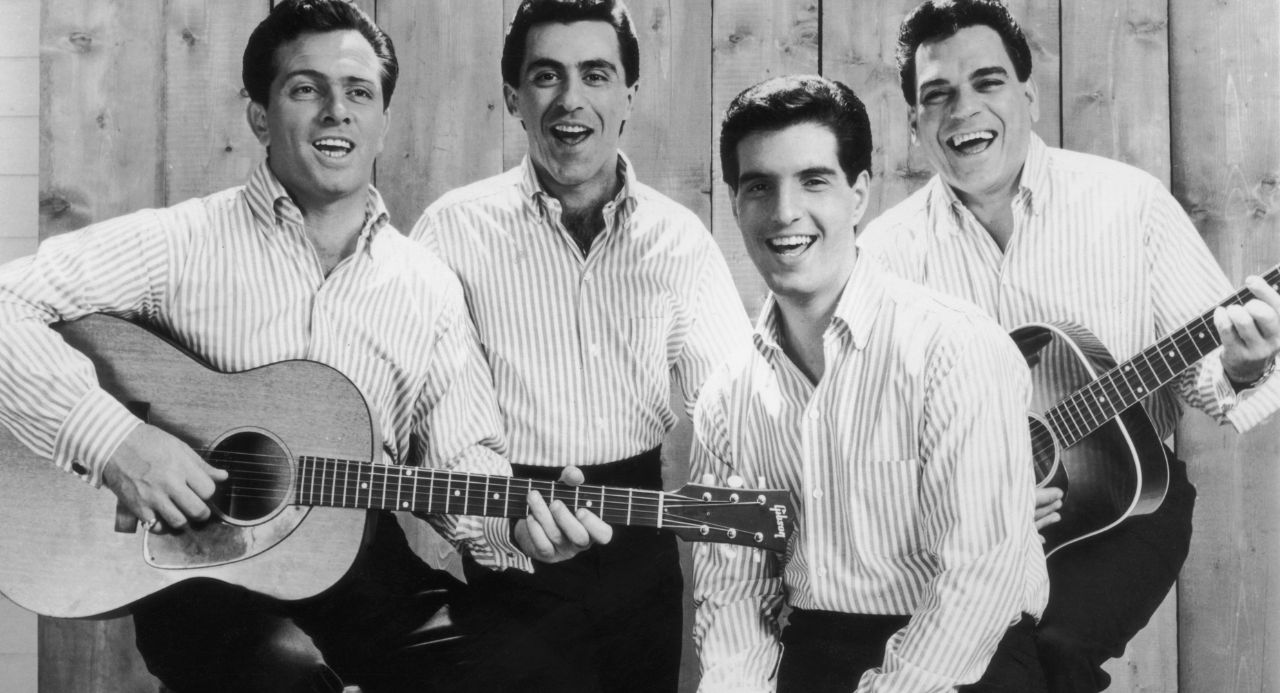 Frankie Valli & The Four Seasons – Walk Like A Man