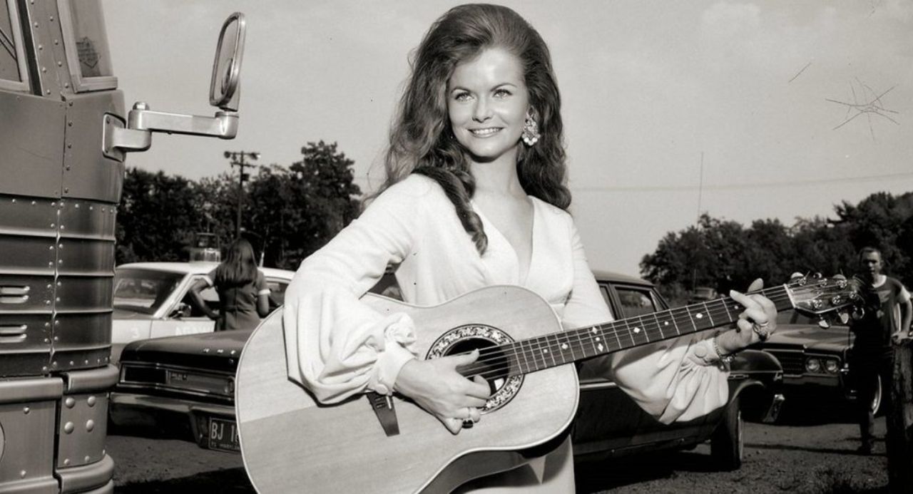 Jeannie C. Riley – Harper Valley P.T.A.