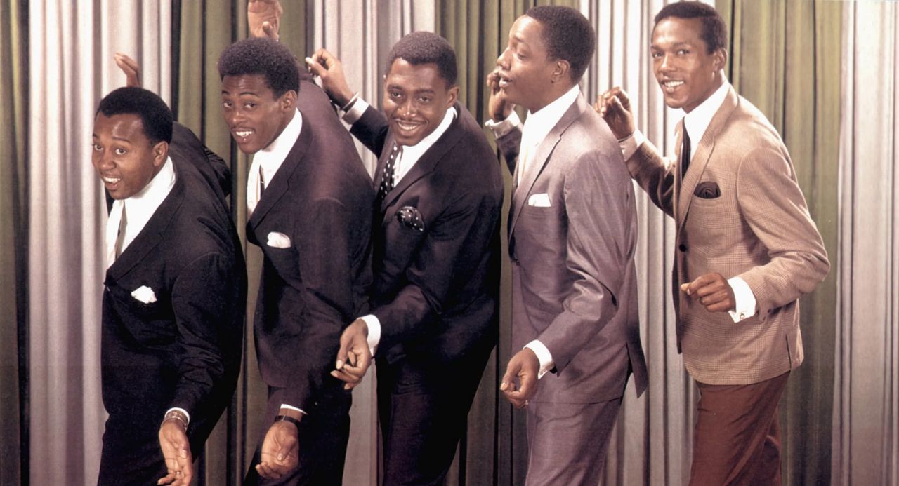 The Temptations – I Can’t Get Next to You