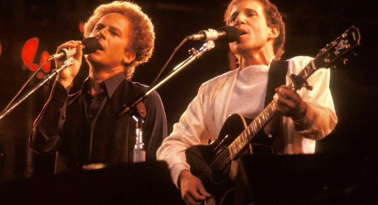 Simon & Garfunkel – Homeward Bound